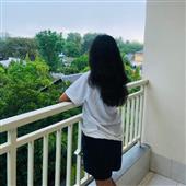nhậ